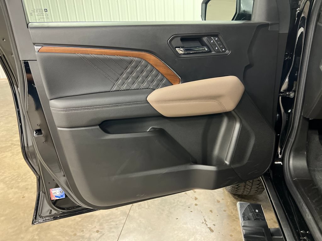 New 2026 GMC Canyon Denali w/ LPO, Black Badging Package AWD/4WD image 14