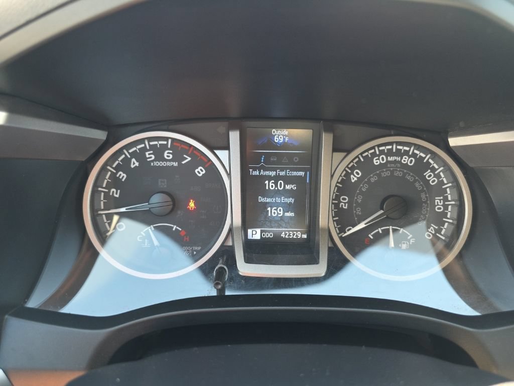 Used 2022 Toyota Tacoma SR5 AWD/4WD image 13