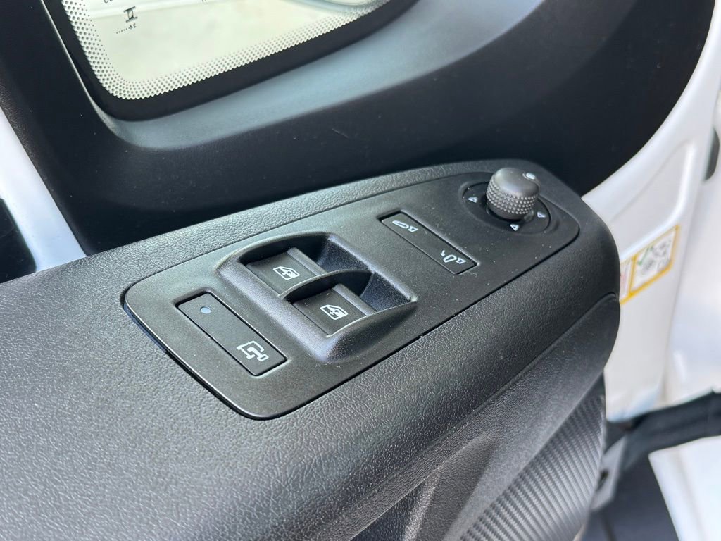 Used 2025 RAM ProMaster 2500 w/ Convenience Group image 21