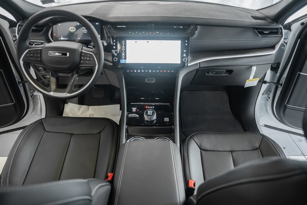 New 2026 Jeep Grand Cherokee L Limited AWD/4WD image 21
