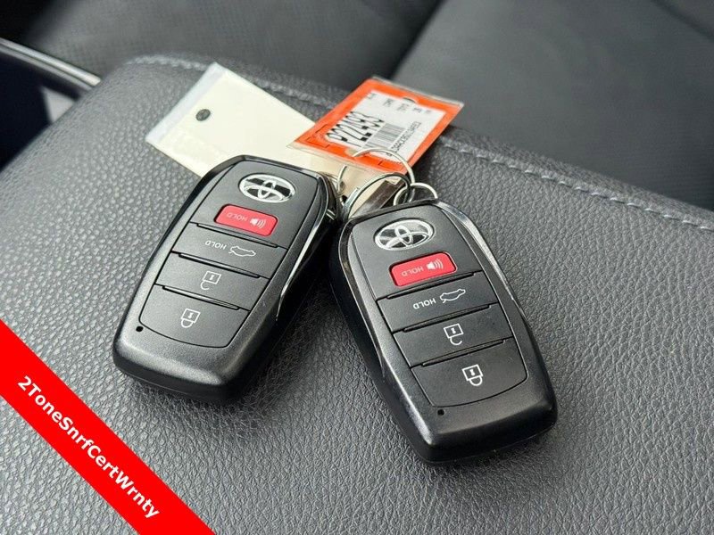 Used 2025 Toyota Camry XSE image 29