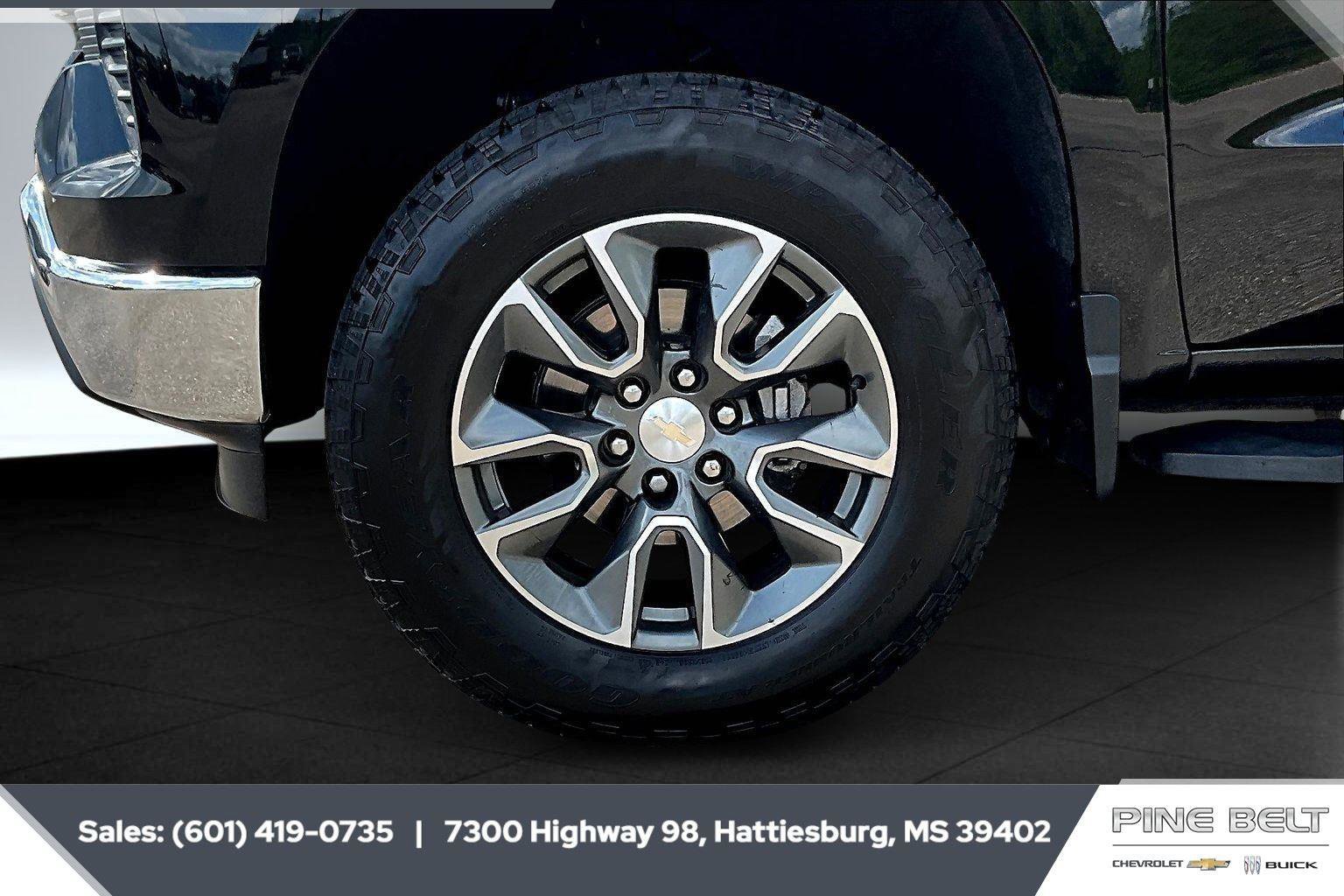 Used 2023 Chevrolet Silverado 1500 LT w/ Z71 Off-Road Package image 8