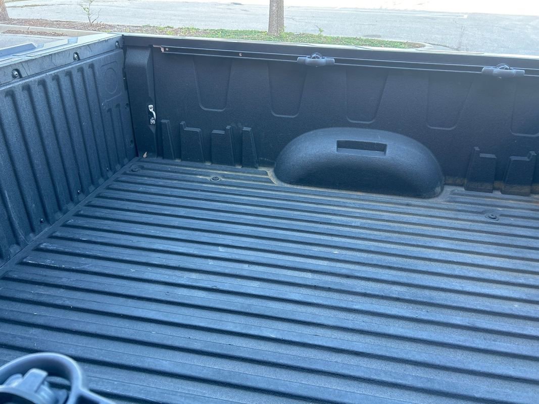 Used 2022 Toyota Tundra SR5 AWD/4WD image 4