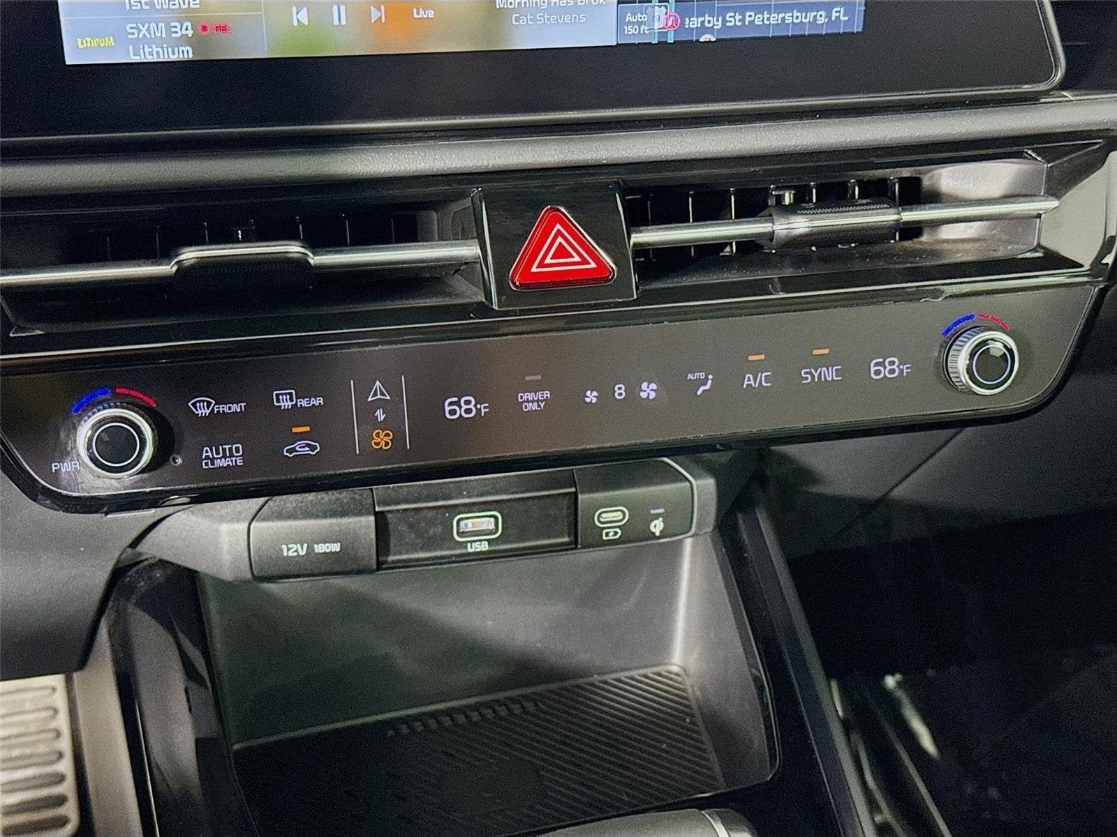 Certified 2023 Kia Niro EX Touring FWD image 18