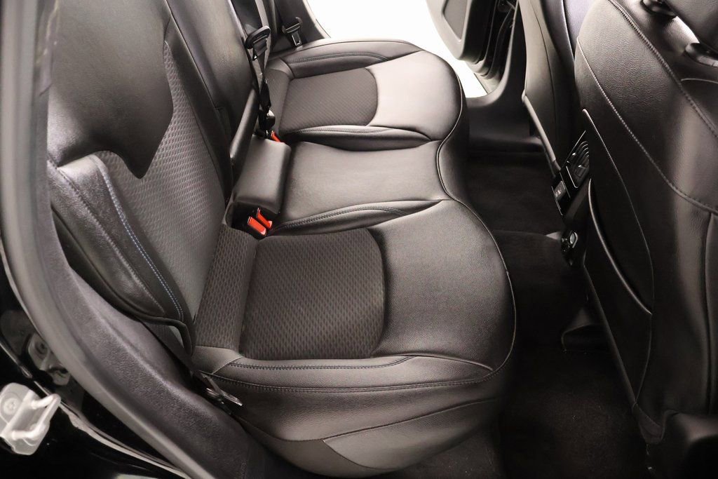 Used 2025 Jeep Compass Latitude image 14