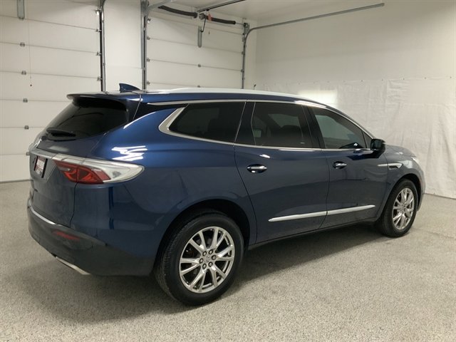 Used 2023 Buick Enclave Essence w/ Experience Buick Package image 5