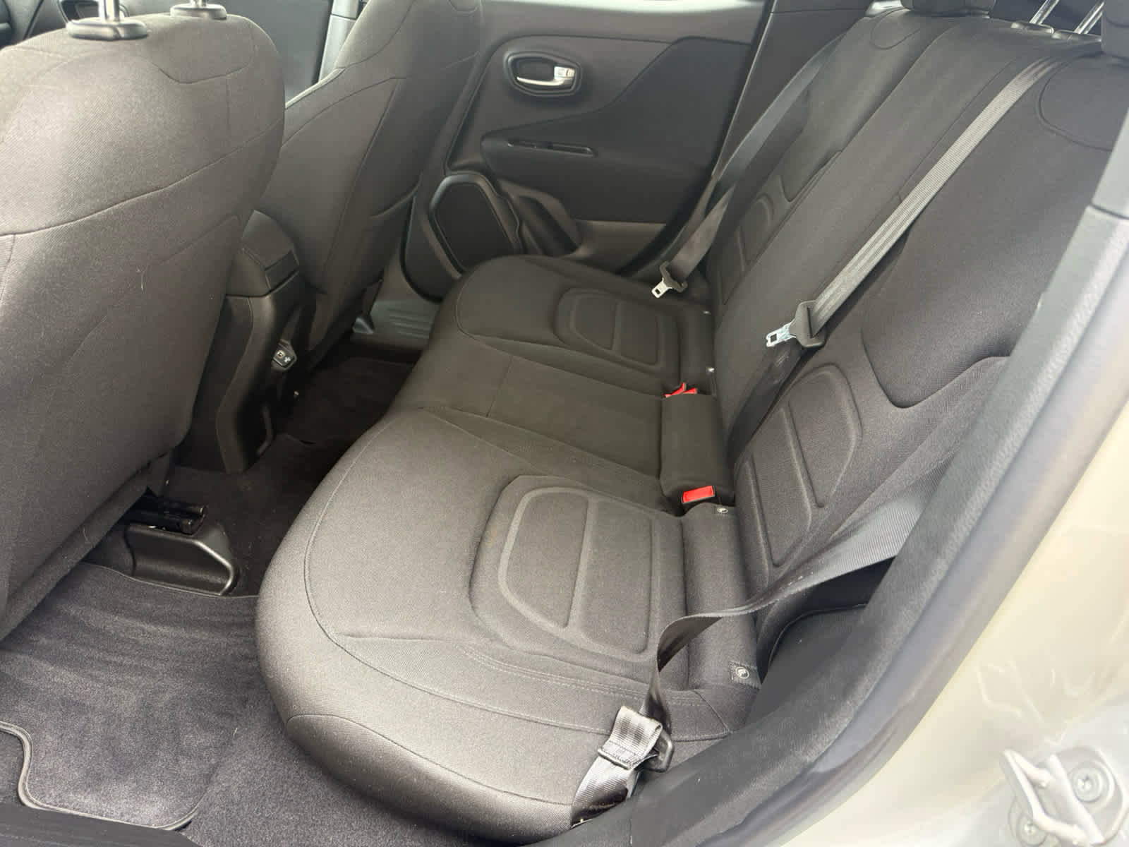 Used 2020 Jeep Renegade Latitude image 5