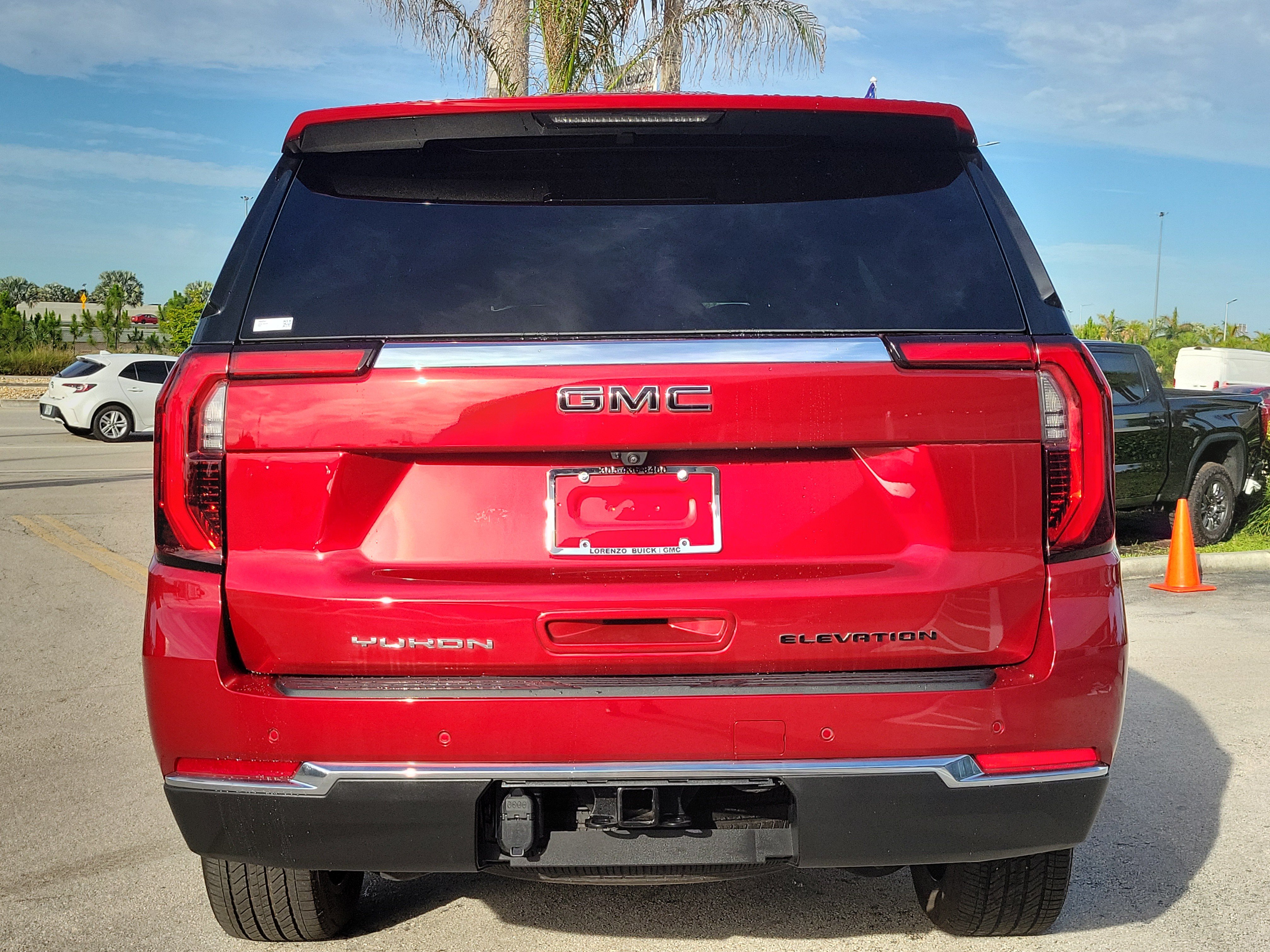 Used 2025 GMC Yukon Elevation RWD image 6