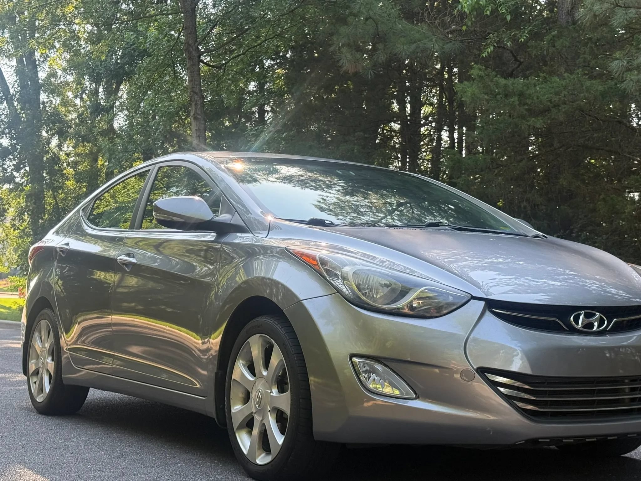 Used 2013 Hyundai Elantra Limited FWD image 3