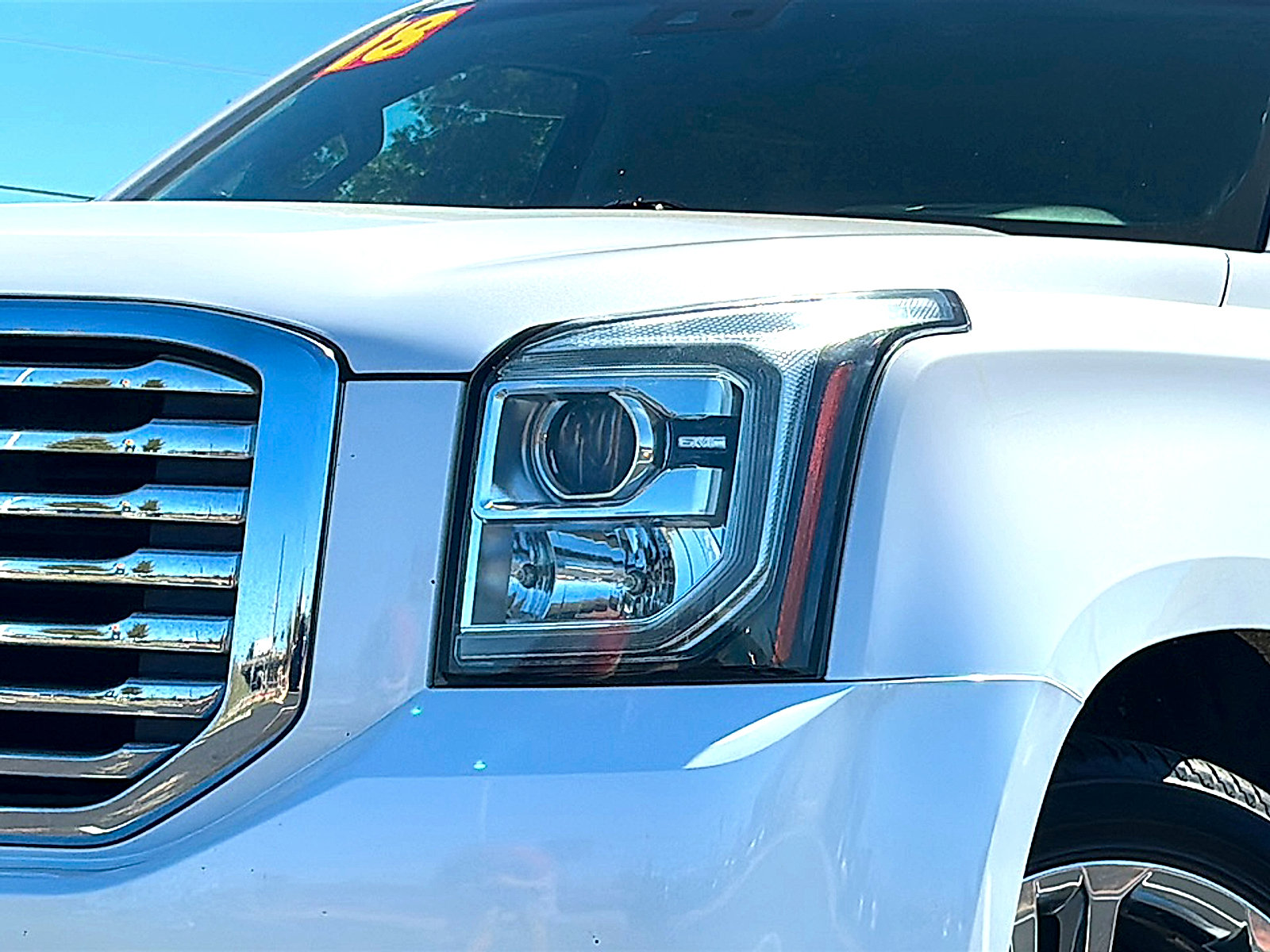 Used 2018 GMC Yukon XL SLT w/ Premium Edition RWD image 4