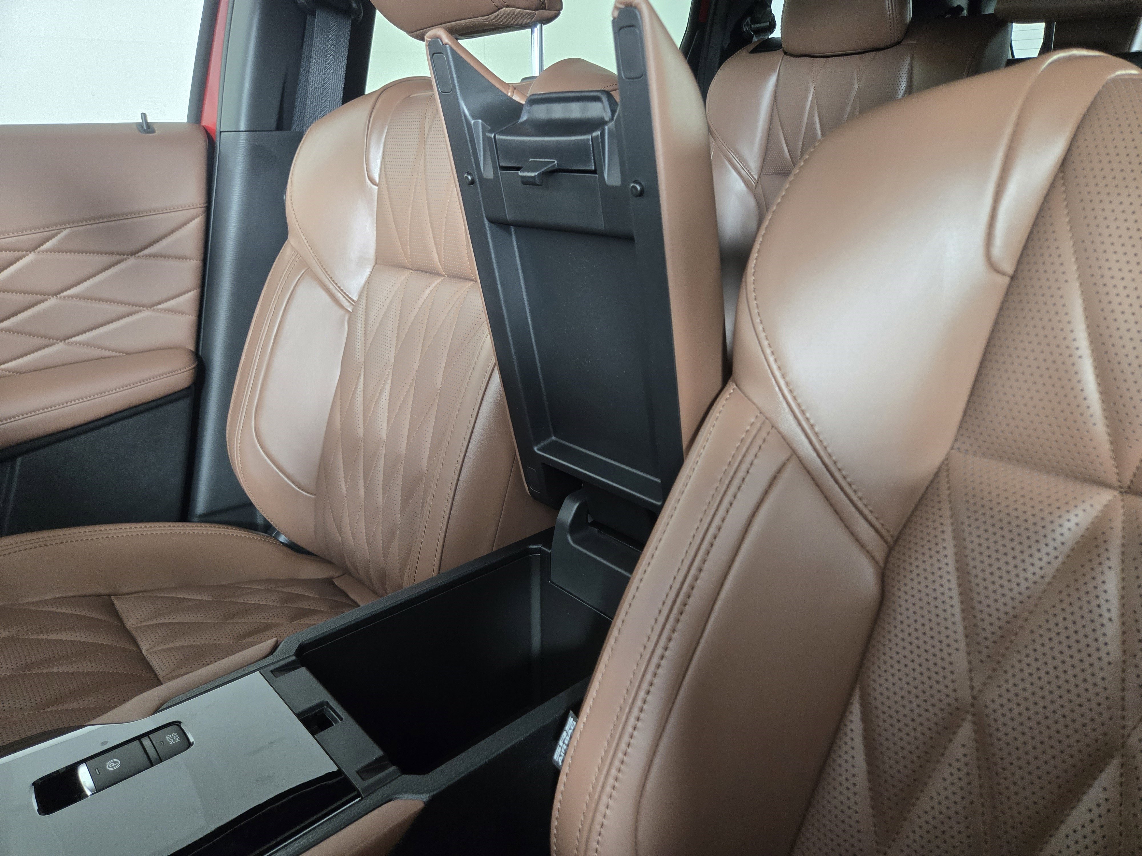 New 2025 Mitsubishi Outlander SEL image 28