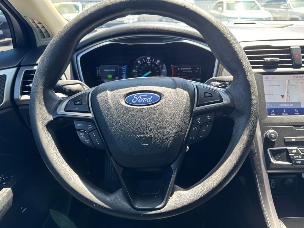 Used 2020 Ford Fusion SE FWD image 14