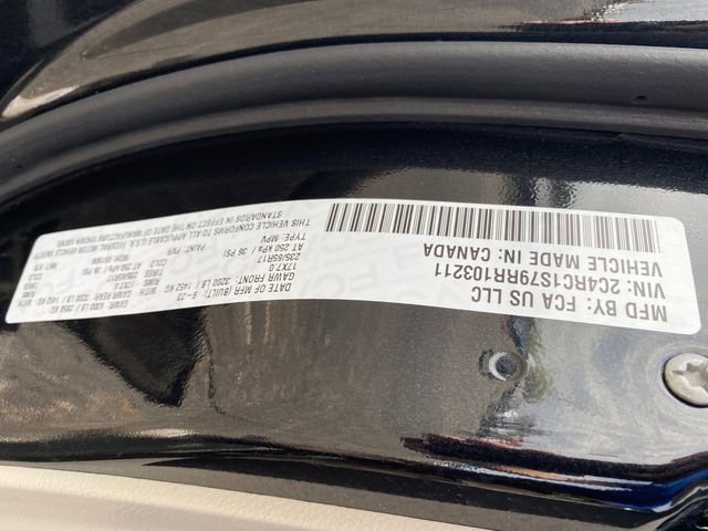 Used 2024 Chrysler Pacifica Limited FWD image 25
