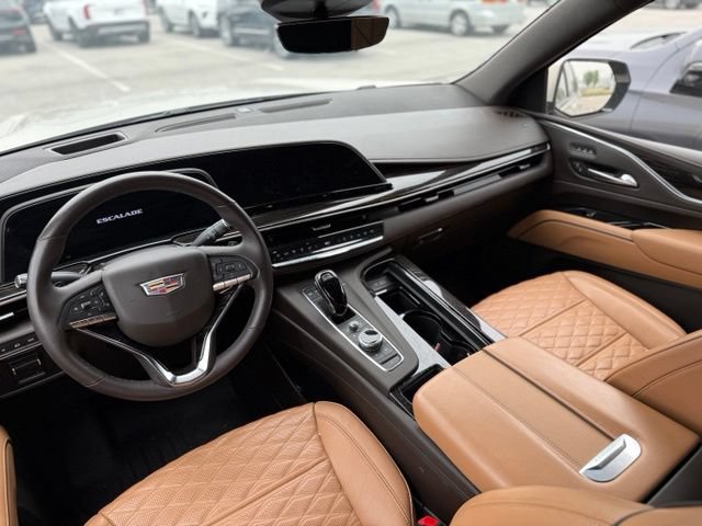 Used 2023 Cadillac Escalade ESV Sport w/ Touring Package AWD/4WD image 3