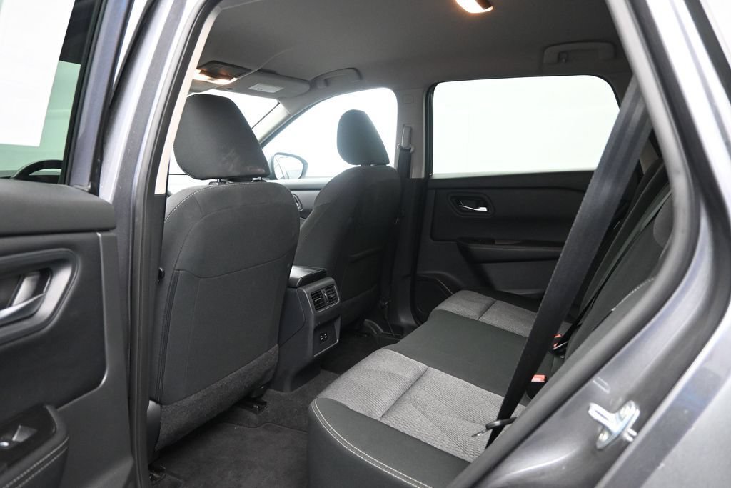 Used 2025 Nissan Rogue SV AWD/4WD image 25