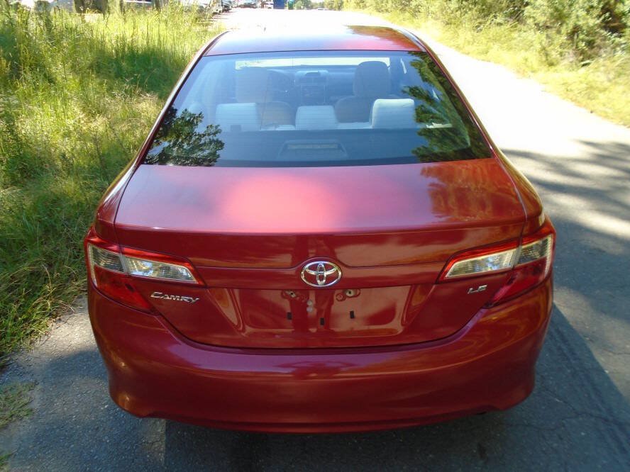 Used 2012 Toyota Camry LE FWD image 6