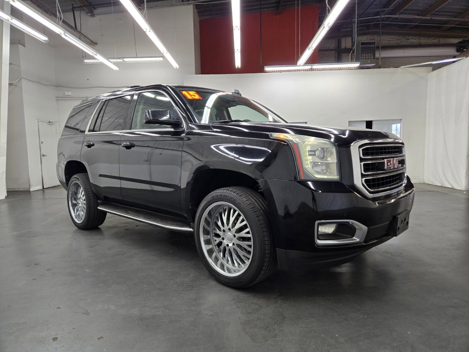 Used 2015 GMC Yukon SLT RWD image 4