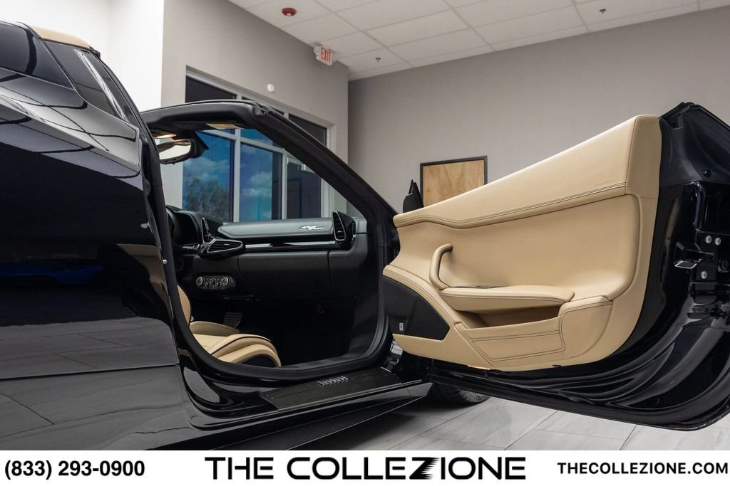 Used 2015 Ferrari 458 Spider RWD image 83