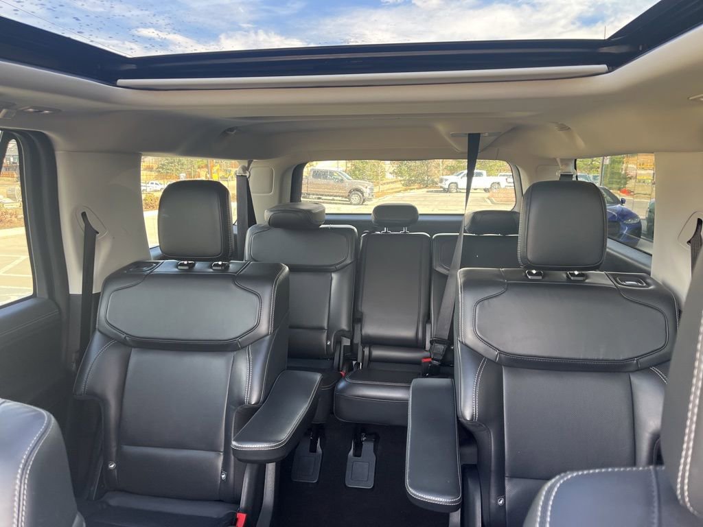 Used 2025 Ford Expedition Max Platinum image 11