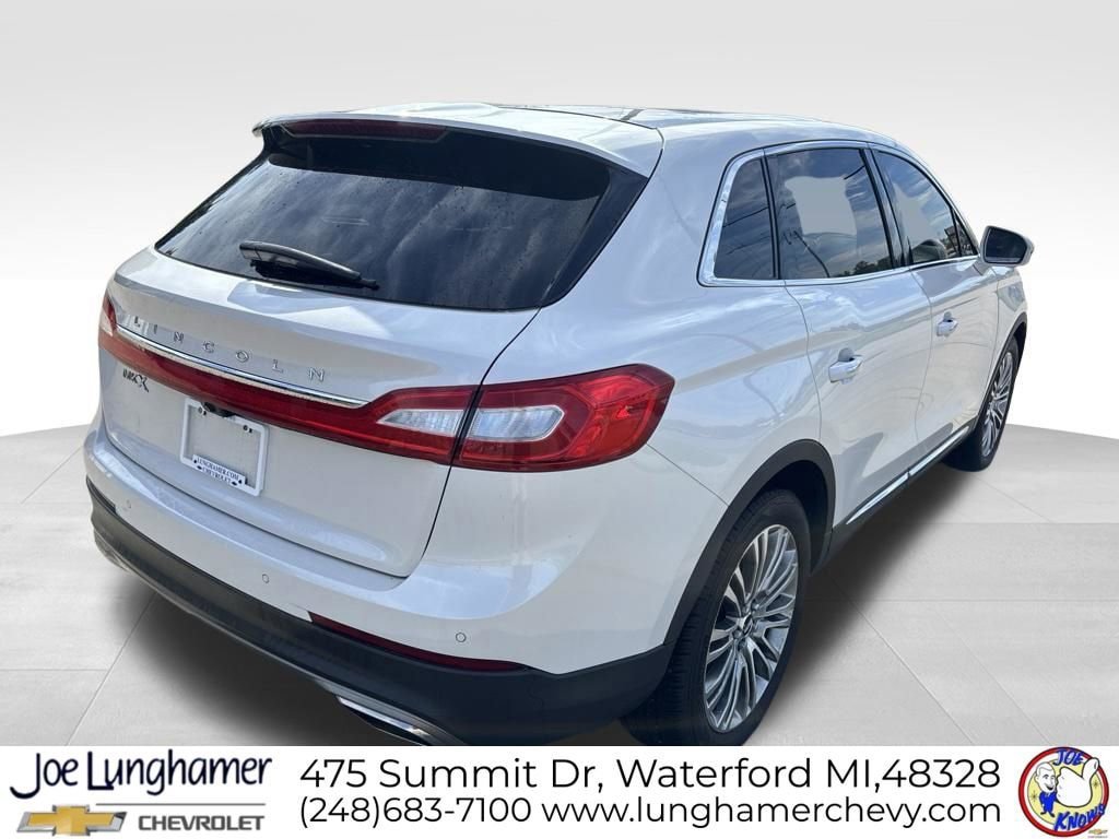 Used 2016 Lincoln MKX Reserve w/ Climate Package FWD image 3