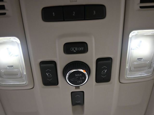 Used 2023 GMC Yukon Denali image 32