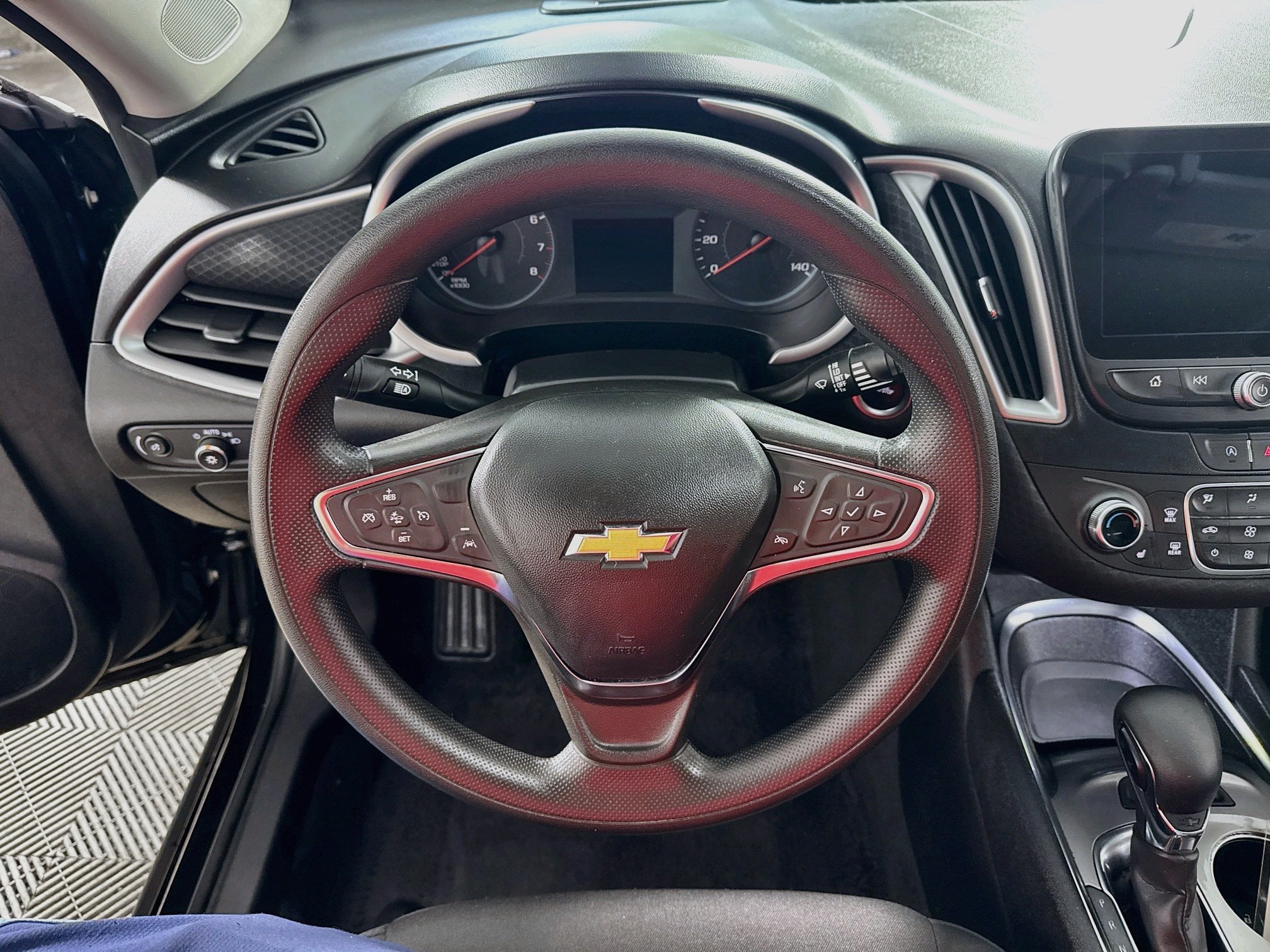 Used 2025 Chevrolet Malibu LT FWD image 15