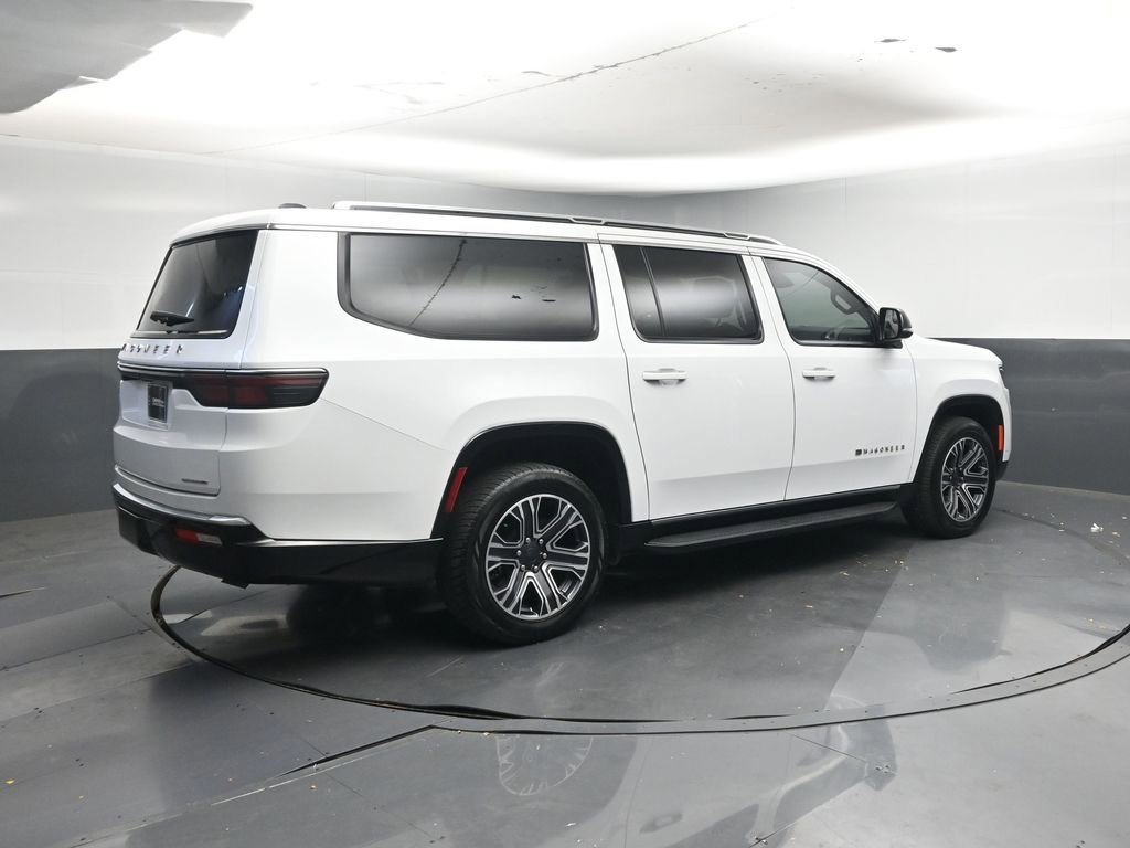 Used 2024 Jeep Wagoneer L Series II w/ Flexible Seating Group image 5