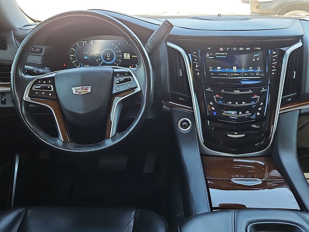 Used 2020 Cadillac Escalade Luxury w/ Escalade Sport Edition AWD/4WD image 19