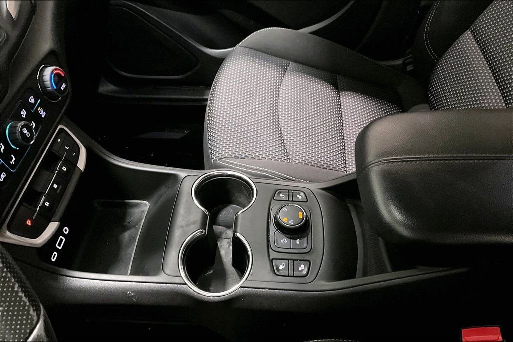 Used 2023 GMC Terrain SLE w/ Driver Convenience Package image 18