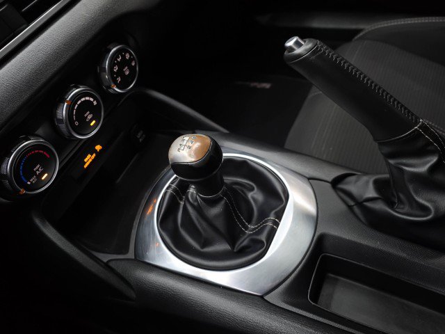 Used 2017 FIAT 124 Spider Classica RWD image 25