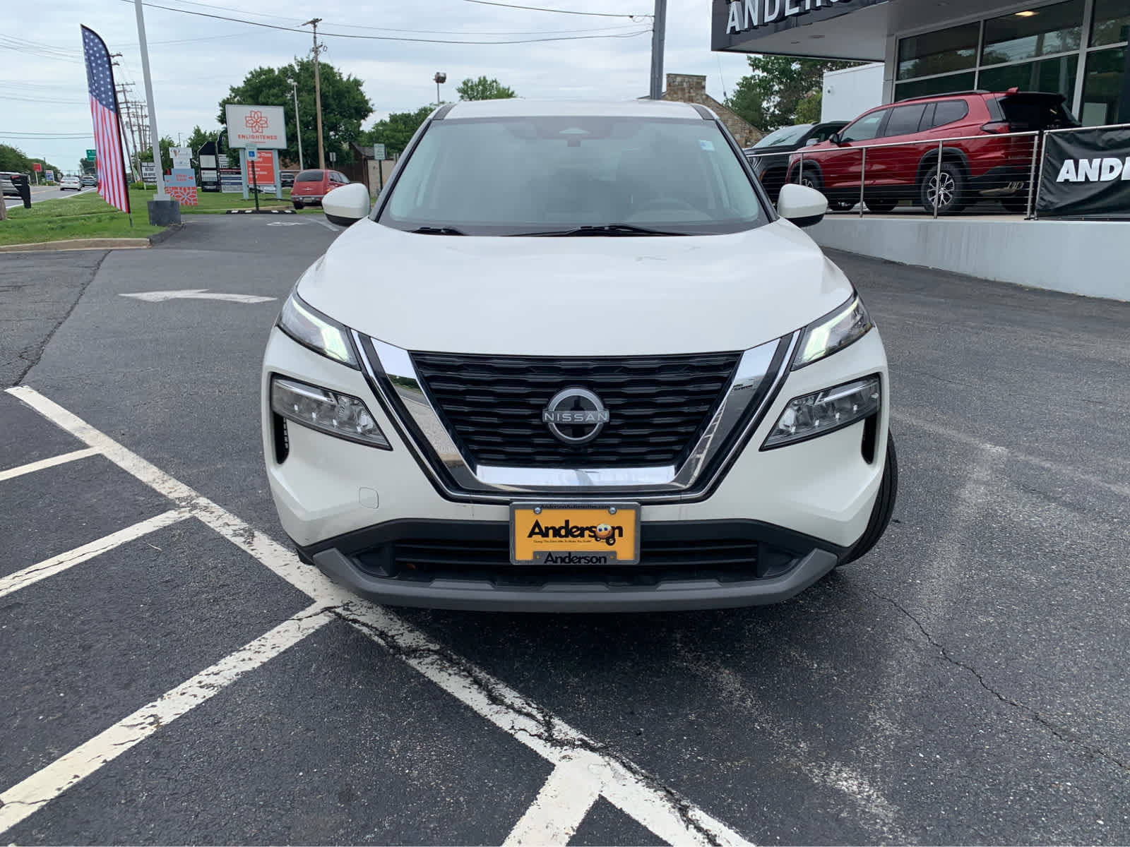 Used 2023 Nissan Rogue SV AWD/4WD image 2