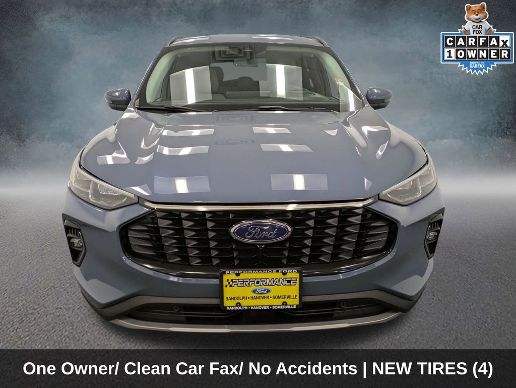 Used 2023 Ford Escape Platinum w/ Premium Technology Package image 2