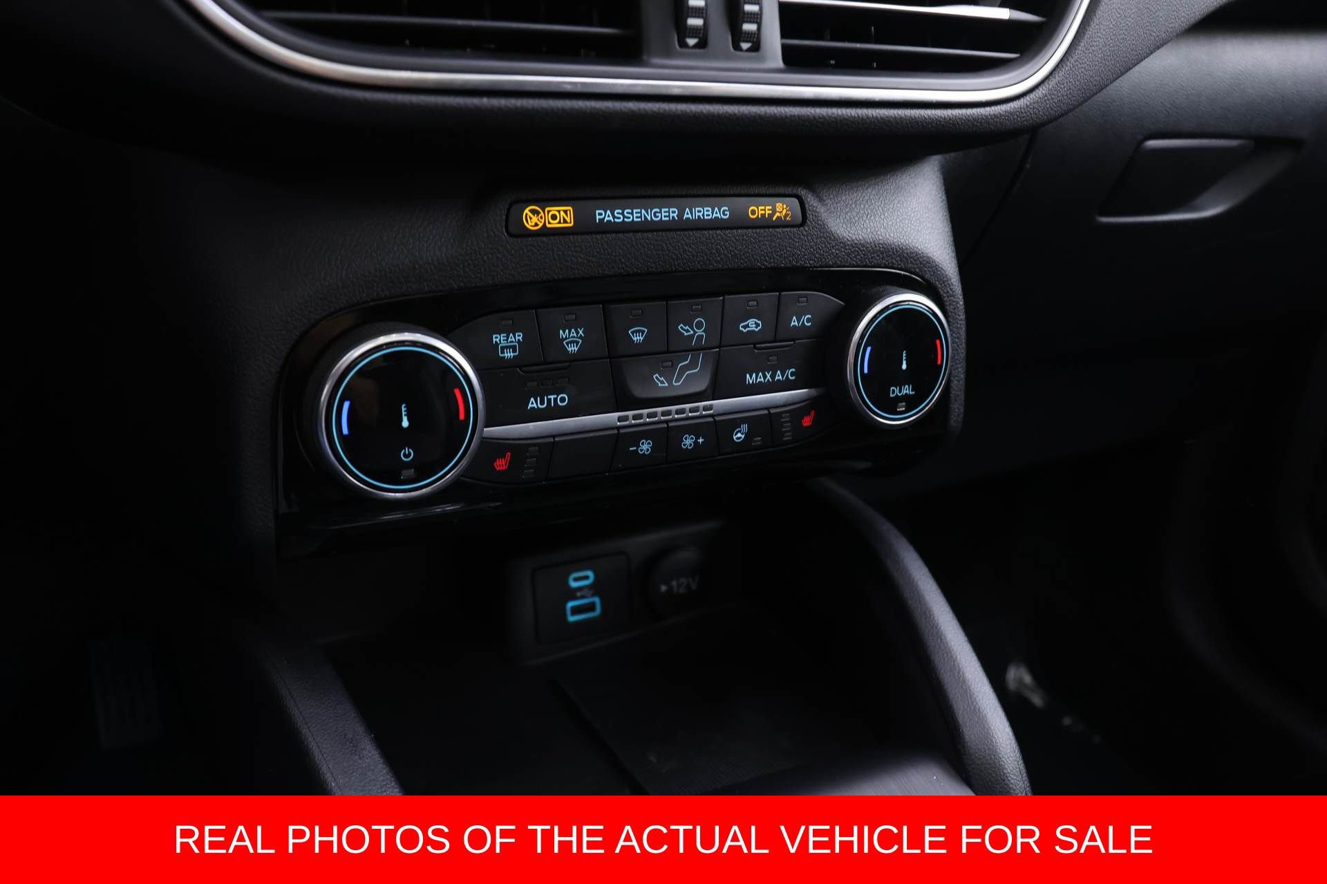 Used 2022 Ford Escape Titanium image 7