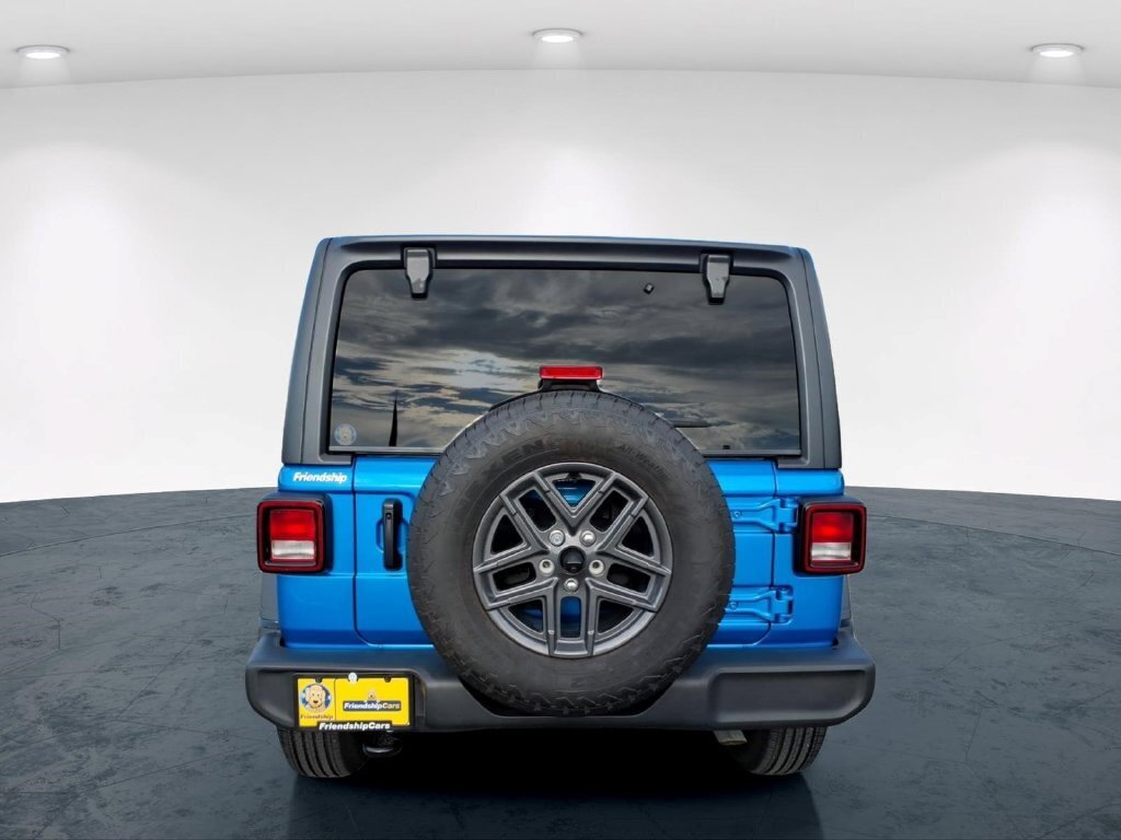 Used 2024 Jeep Wrangler Unlimited Sport AWD/4WD image 10