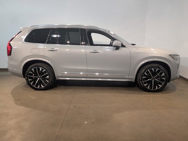 Used 2025 Volvo XC90 B6 Plus image 6