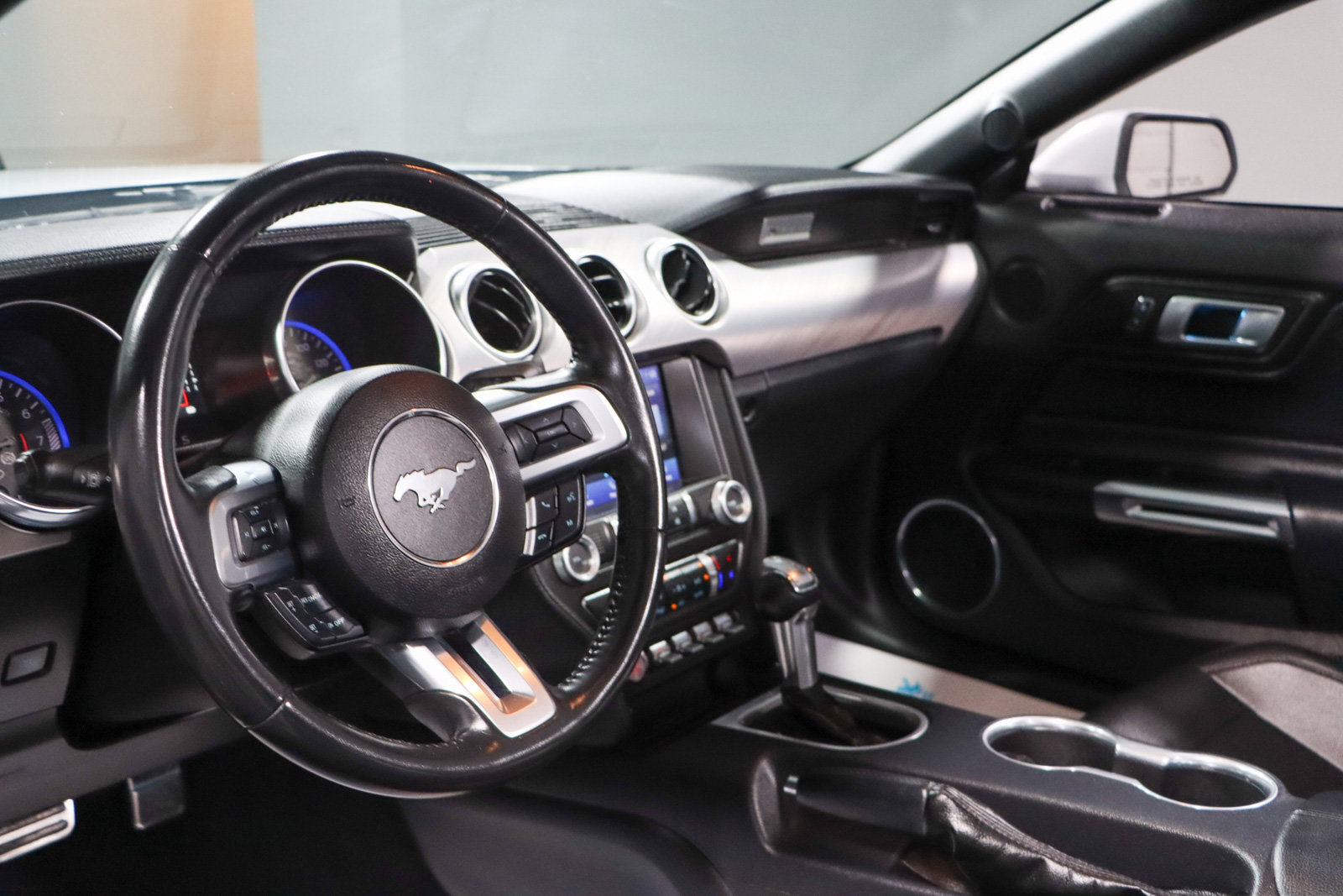 Used 2022 Ford Mustang Premium RWD image 22