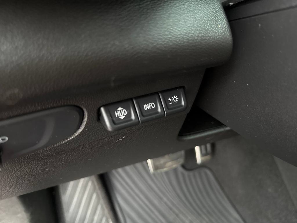 Certified 2022 Buick Envision Essence w/ Technology Package II AWD/4WD image 37