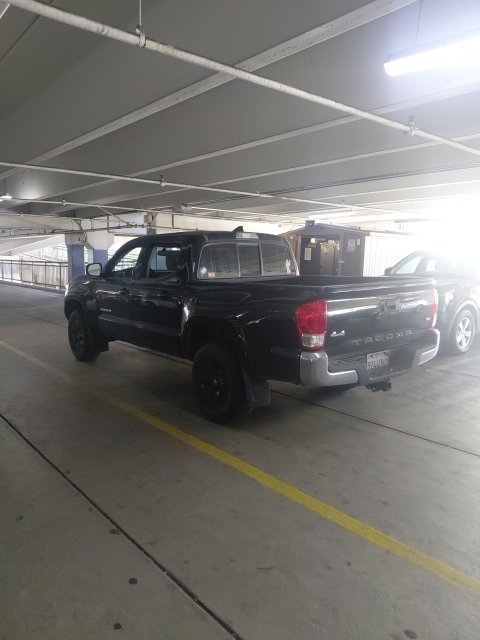 Used 2017 Toyota Tacoma SR5 w/ Tow Package AWD/4WD image 3