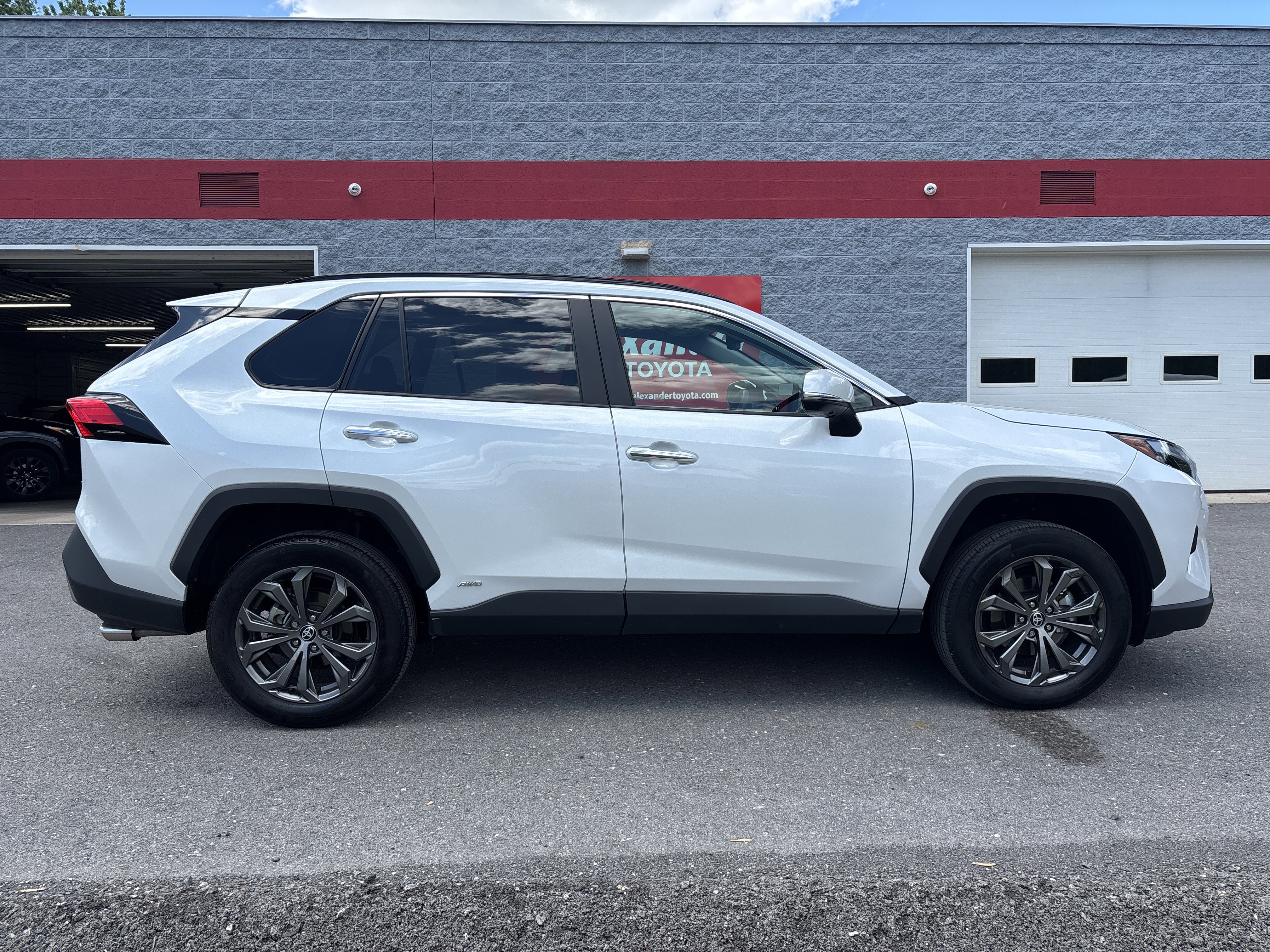 Used 2023 Toyota RAV4 Limited AWD/4WD image 2