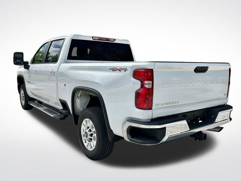 Used 2025 Chevrolet Silverado 2500 LT w/ Convenience Package AWD/4WD image 7