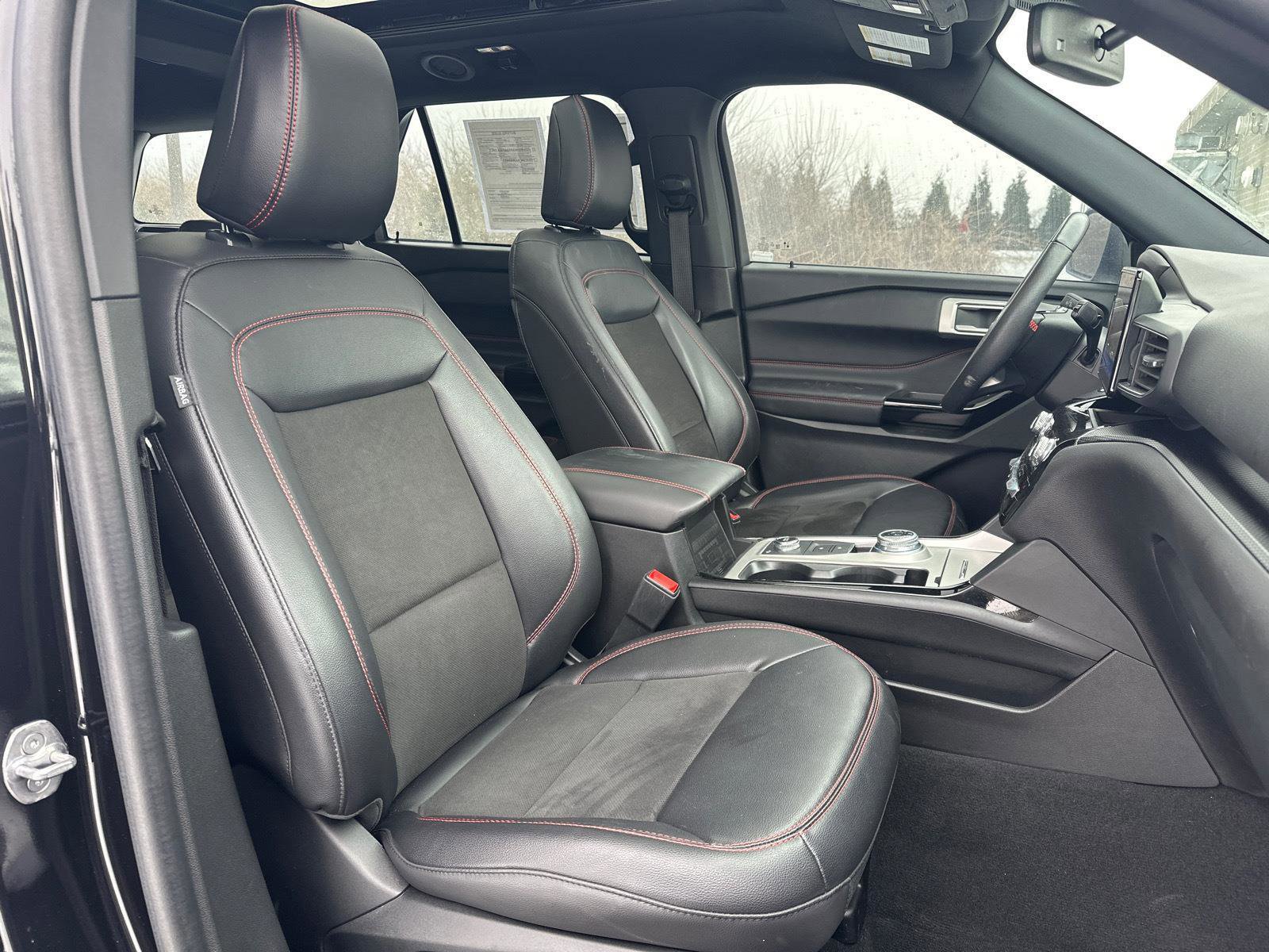 Used 2023 Ford Explorer ST-Line image 26