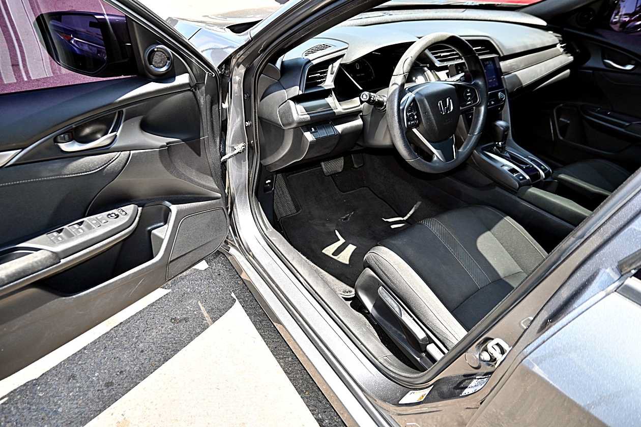 Used 2018 Honda Civic EX image 19