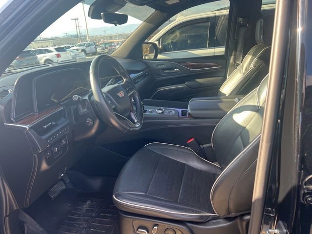 Used 2023 Cadillac Escalade Premium Luxury w/ Performance Package image 6