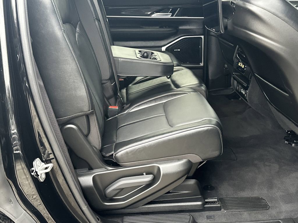 Used 2022 Jeep Wagoneer Series III w/ Rear Seat Video Group 1 image 16