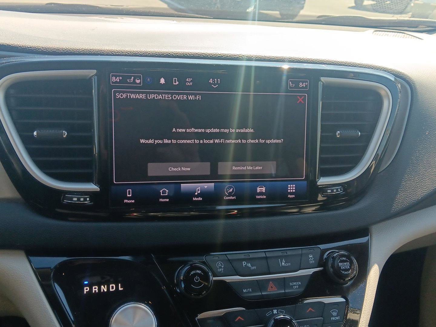 Used 2023 Chrysler Pacifica Touring-L FWD image 15