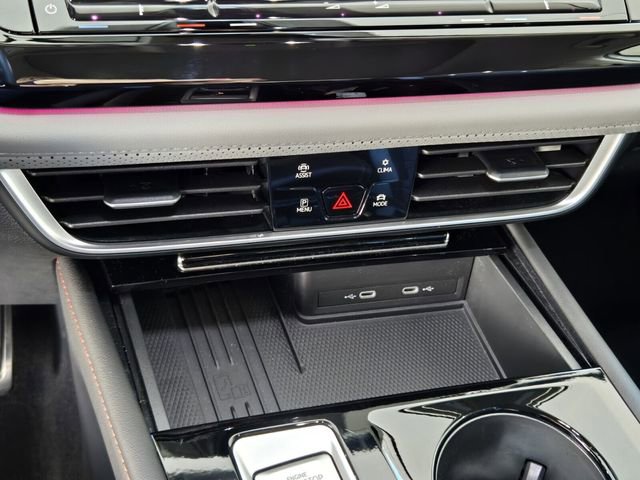 Certified 2025 Volkswagen Atlas Peak Edition SE image 25