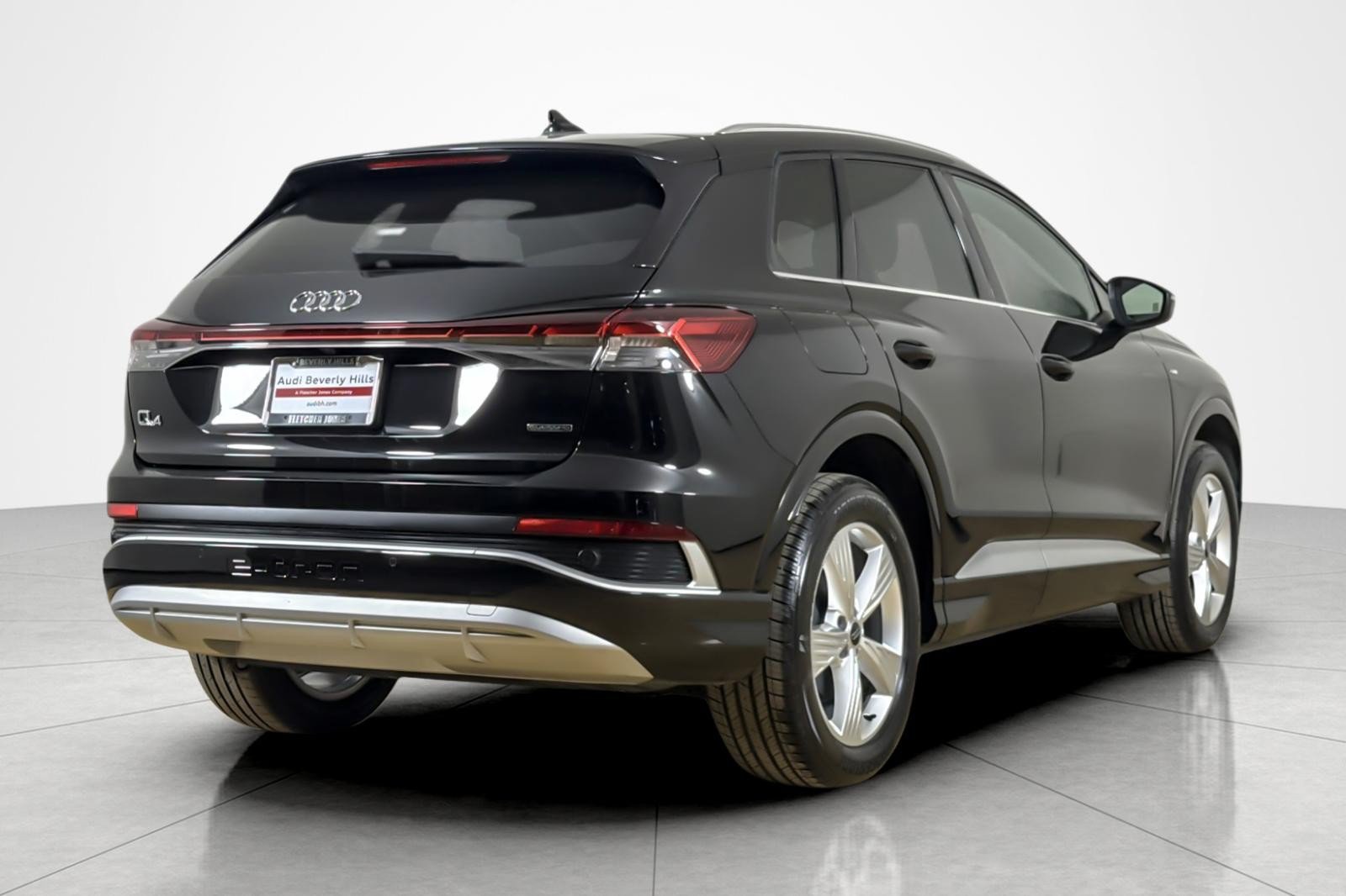 Certified 2023 Audi Q4 e-tron Premium w/ Convenience Package AWD/4WD image 5