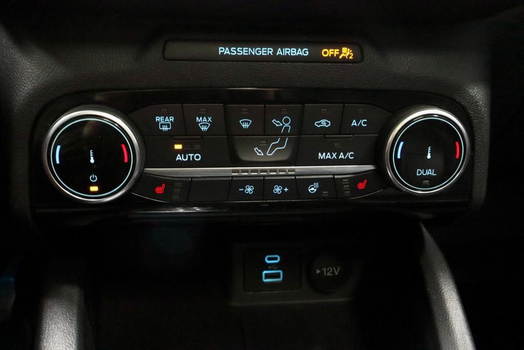 Certified 2022 Ford Escape Titanium image 34