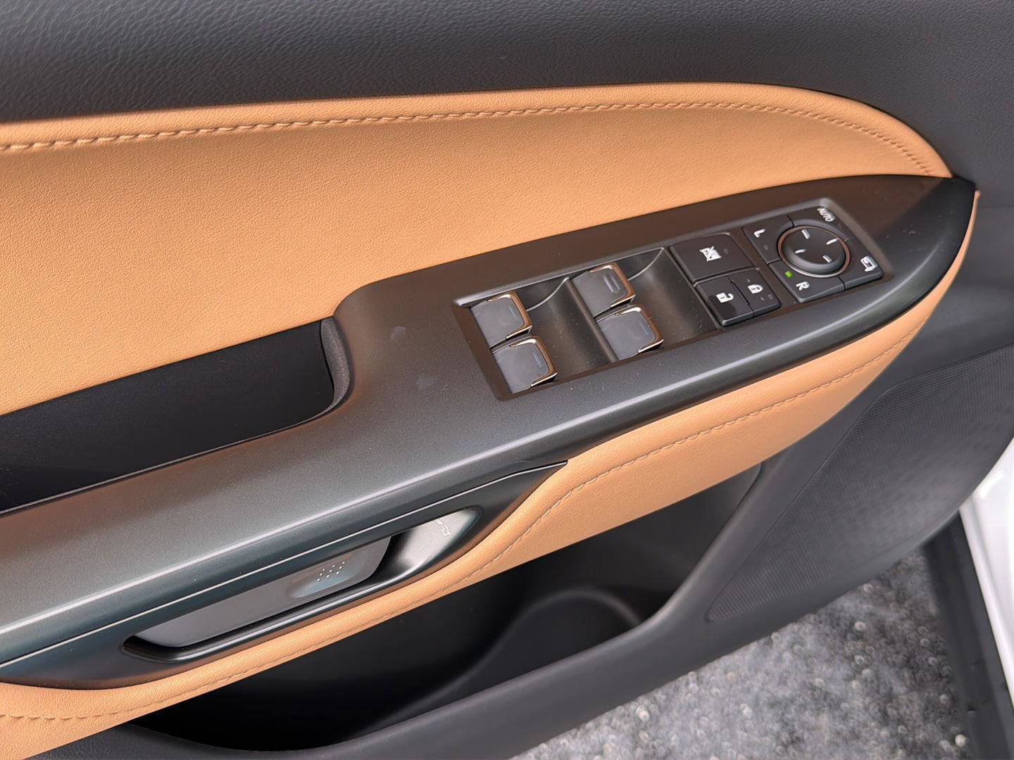 New 2026 Lexus NX 350 AWD image 32