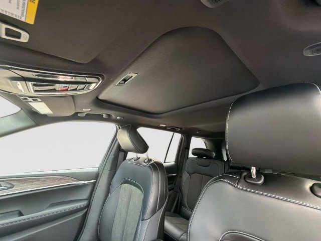 New 2026 Jeep Grand Cherokee Altitude AWD/4WD image 22